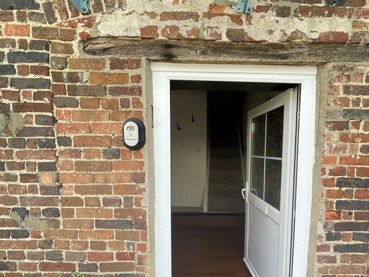 The Dairyman Suite Moreton  Экстерьер фото